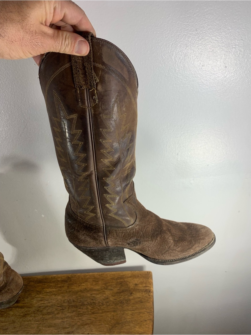 Vintage distressed leather cowboy boots - Picture 5 of 13